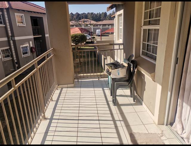 2 BEDROOM APARTMENT FOR SALE IN CLOVERDENE